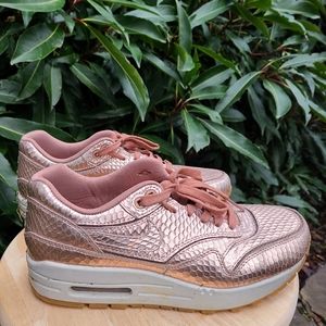 Women's Nike airmax in bronze snakeskin pattern
